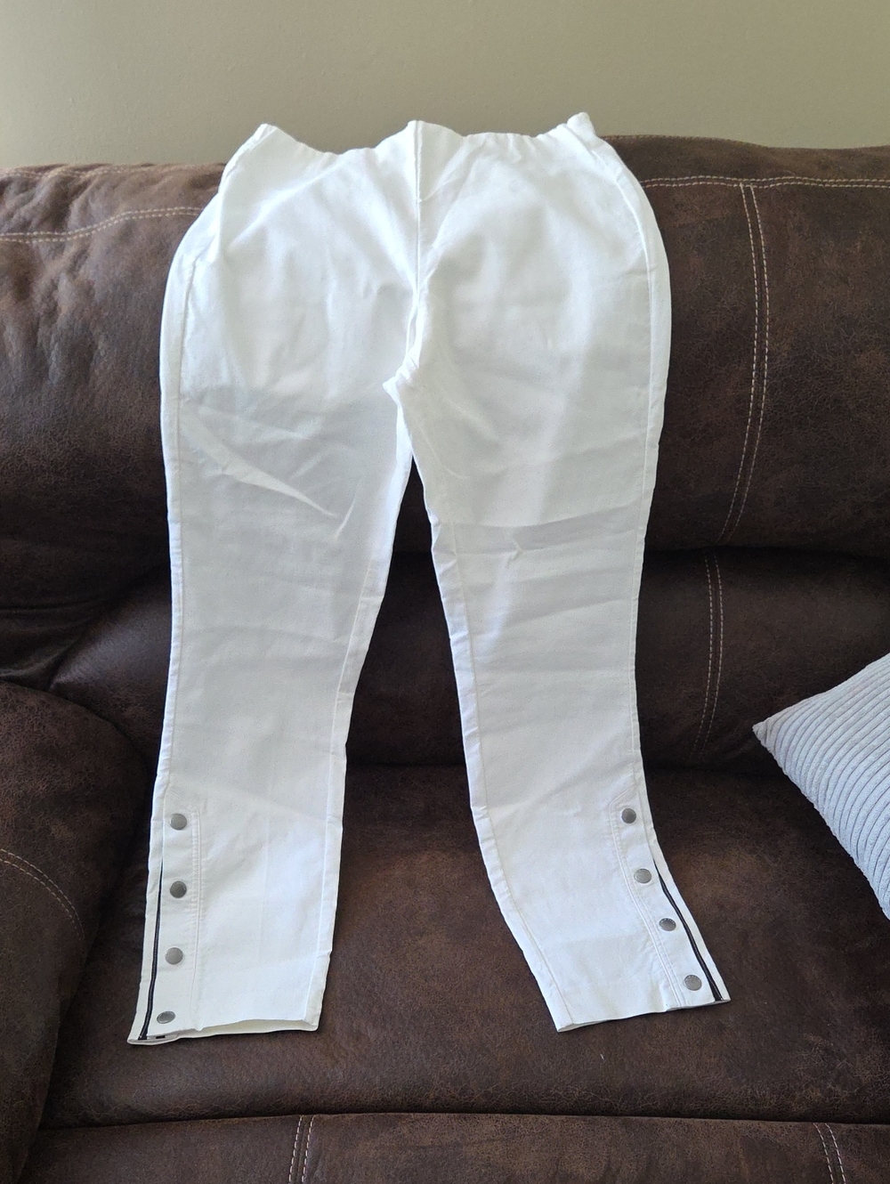 Used 2 RAG & BONEs Womens White And Black Slacks Pants Zippered Hem Size 4